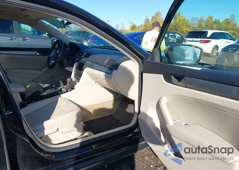 2015 Volkswagen Passat 1.8T Limited Edition из США, поврежденный, VIN 1VWAS7A3XFC110252